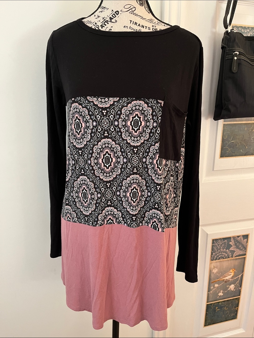 Black & Pink Long-Sleeve Colorblock Tunic with Paisley Panel